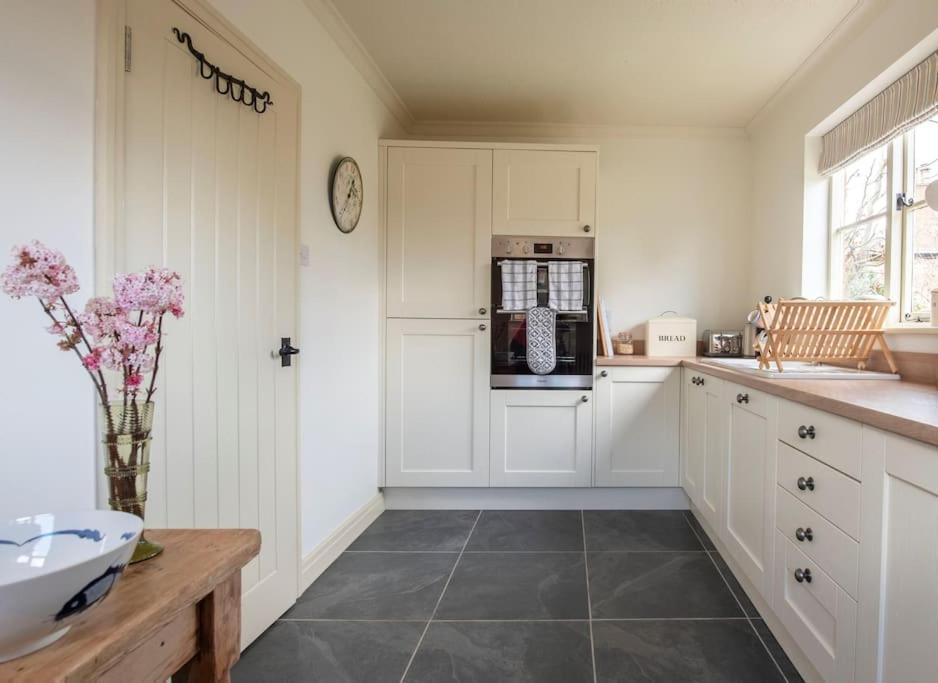 Lilly Hall Hopkiln - Exceptional 3 Bed Cottage In Ledbury Herefordshire Exterior photo